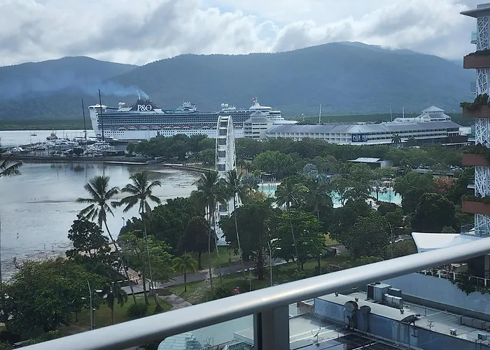Studio Room In Cairns Esplanade! Ocean View! Heart Of Cairns