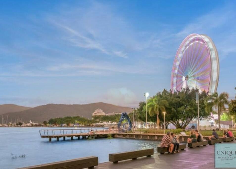 In Esplanade! Ocean View! Heart Of Apartment