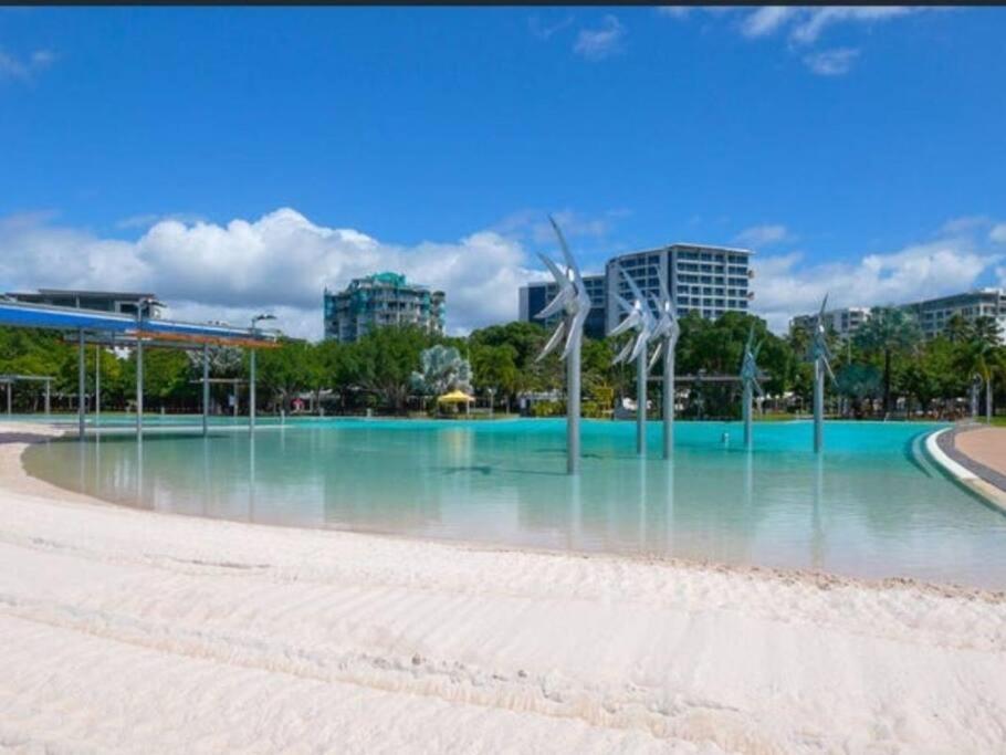 Apartment In Esplanade! Ocean View! Heart Of *